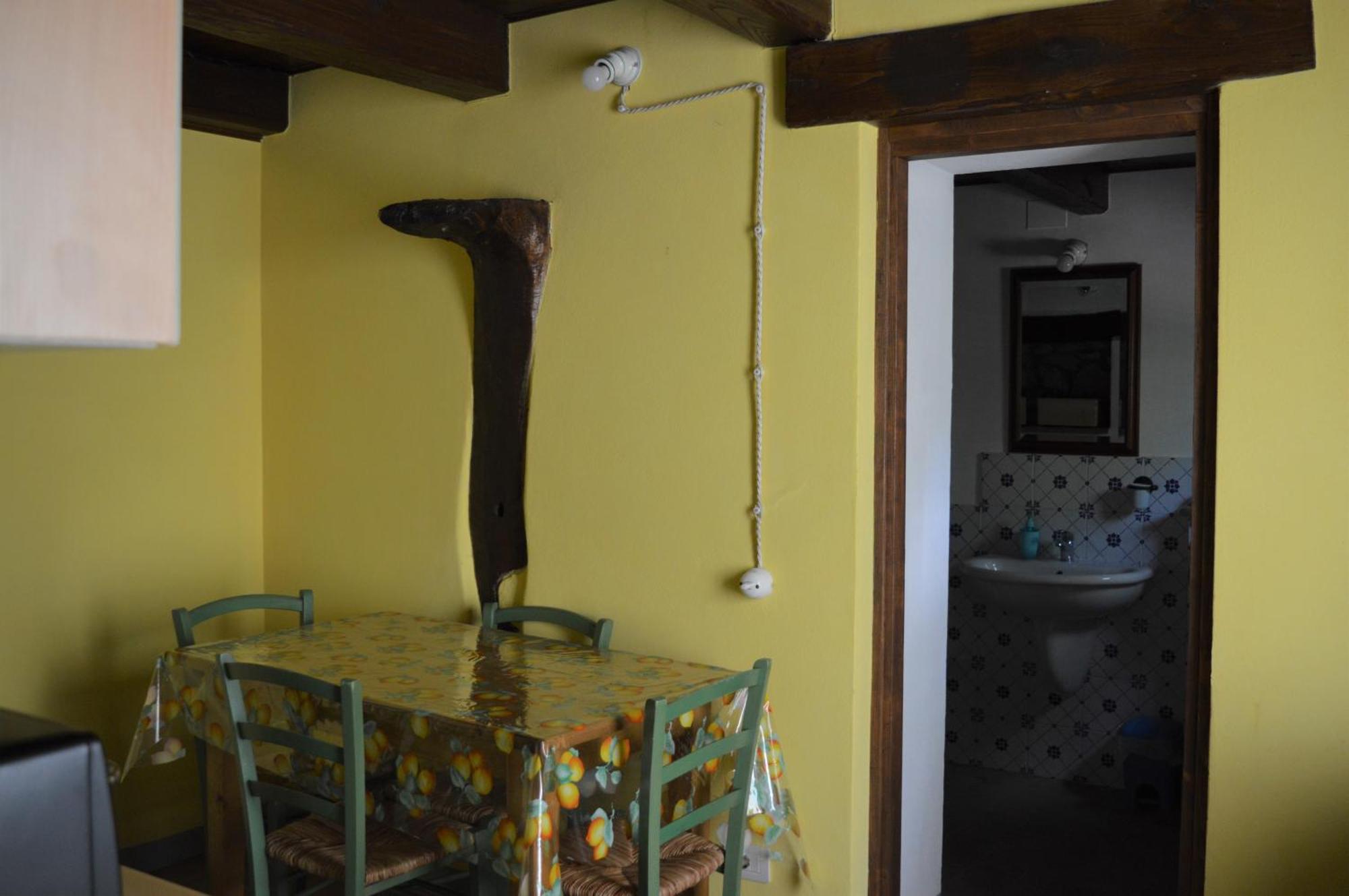 Agriturismo Vezzano تشيوسي ديلا فيرنا الغرفة الصورة